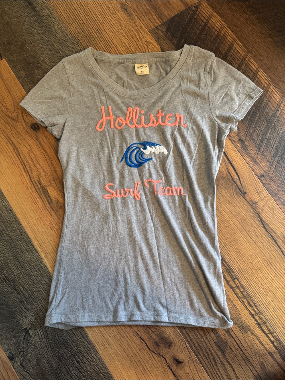Hollister Gray Tee with Coral Script and Blue Wave